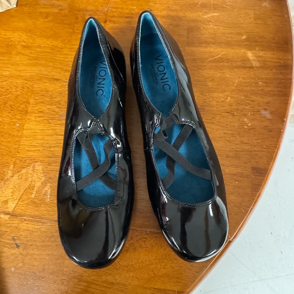 Vionic Women's Black Patent Leather ballet Flats orthaheel tech size 8.5